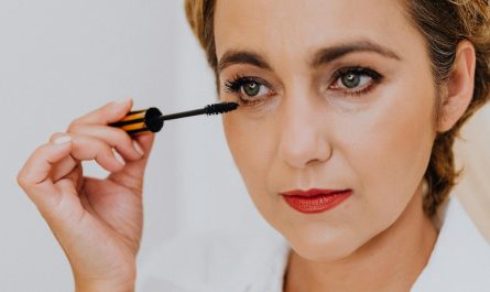 Quel mascara naturel choisir pour des cils volumineux ?